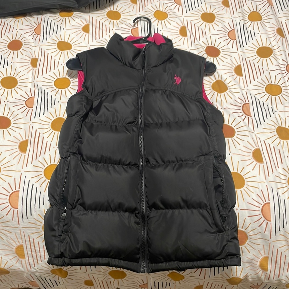 SMALL BLACK AND PINK PUFER VEST